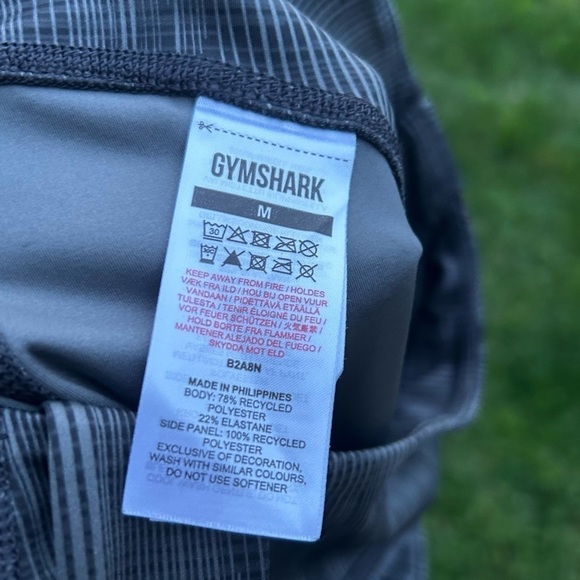 Gymshark Graphic Training Leggings Black w/ gray design | Size Medium - Picture 5 of 5